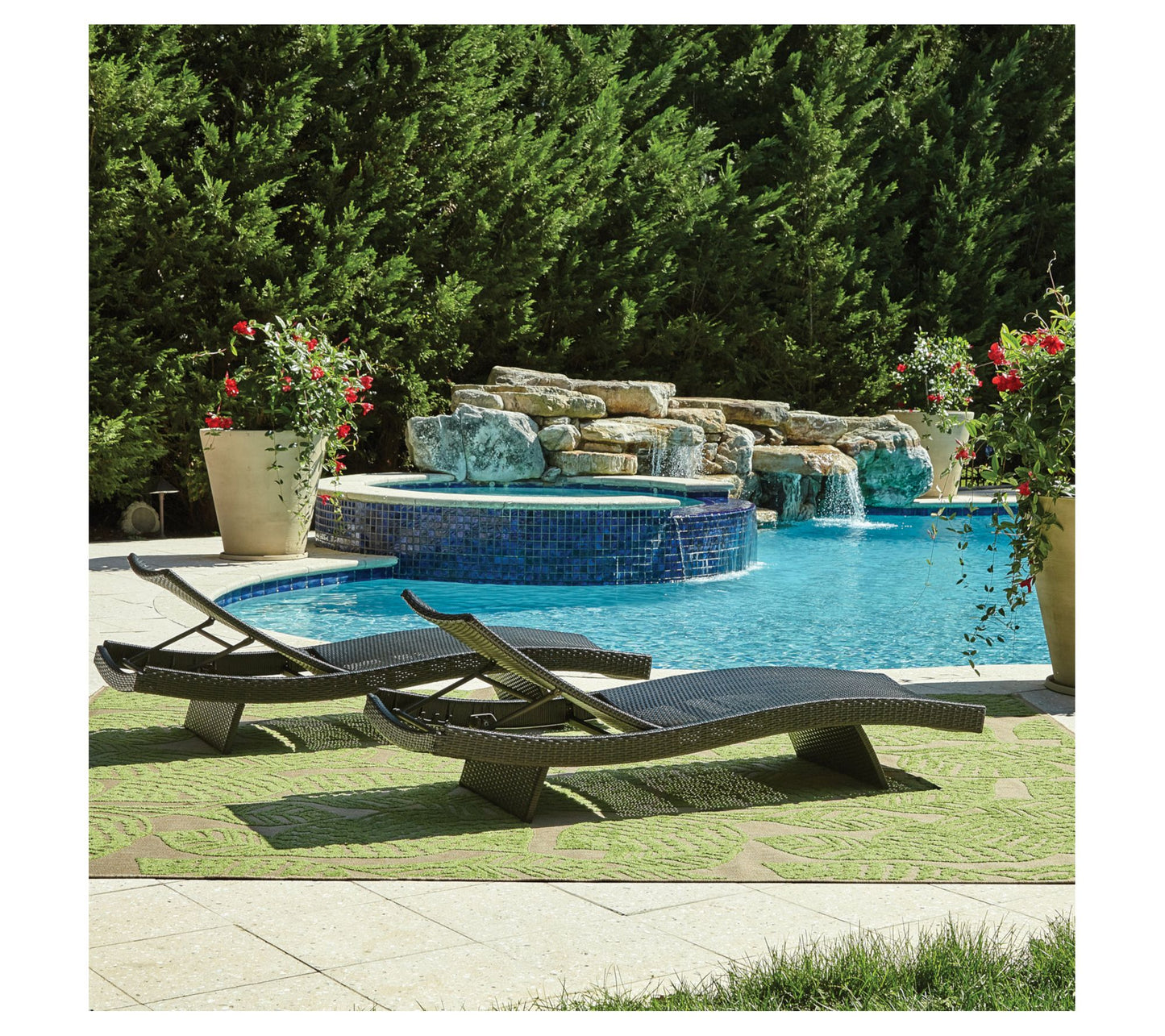 Veranda Living In/Out Green Floral Botanical 5'3"x7'6" Rug