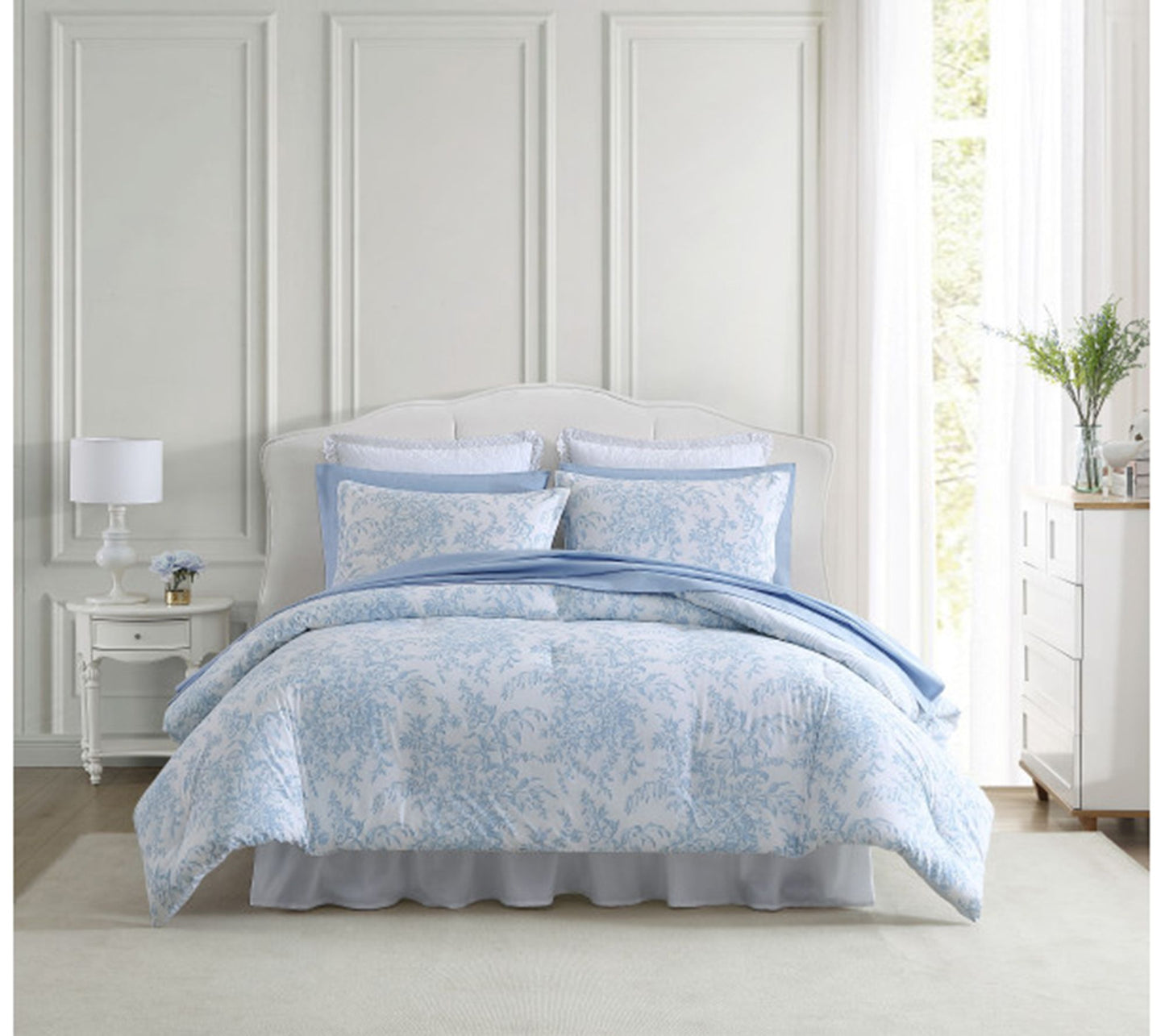 Laura Ashley Be dford Blue King Comforter Sham Set