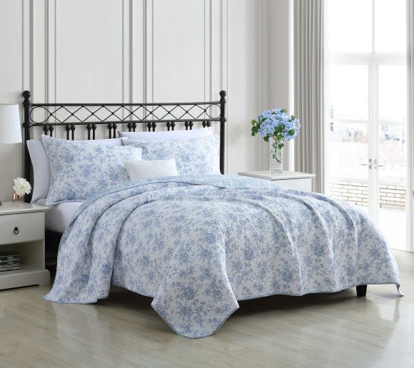 Laura Ashley Walled Garden Blue Full Queen Quilt-Sham Set