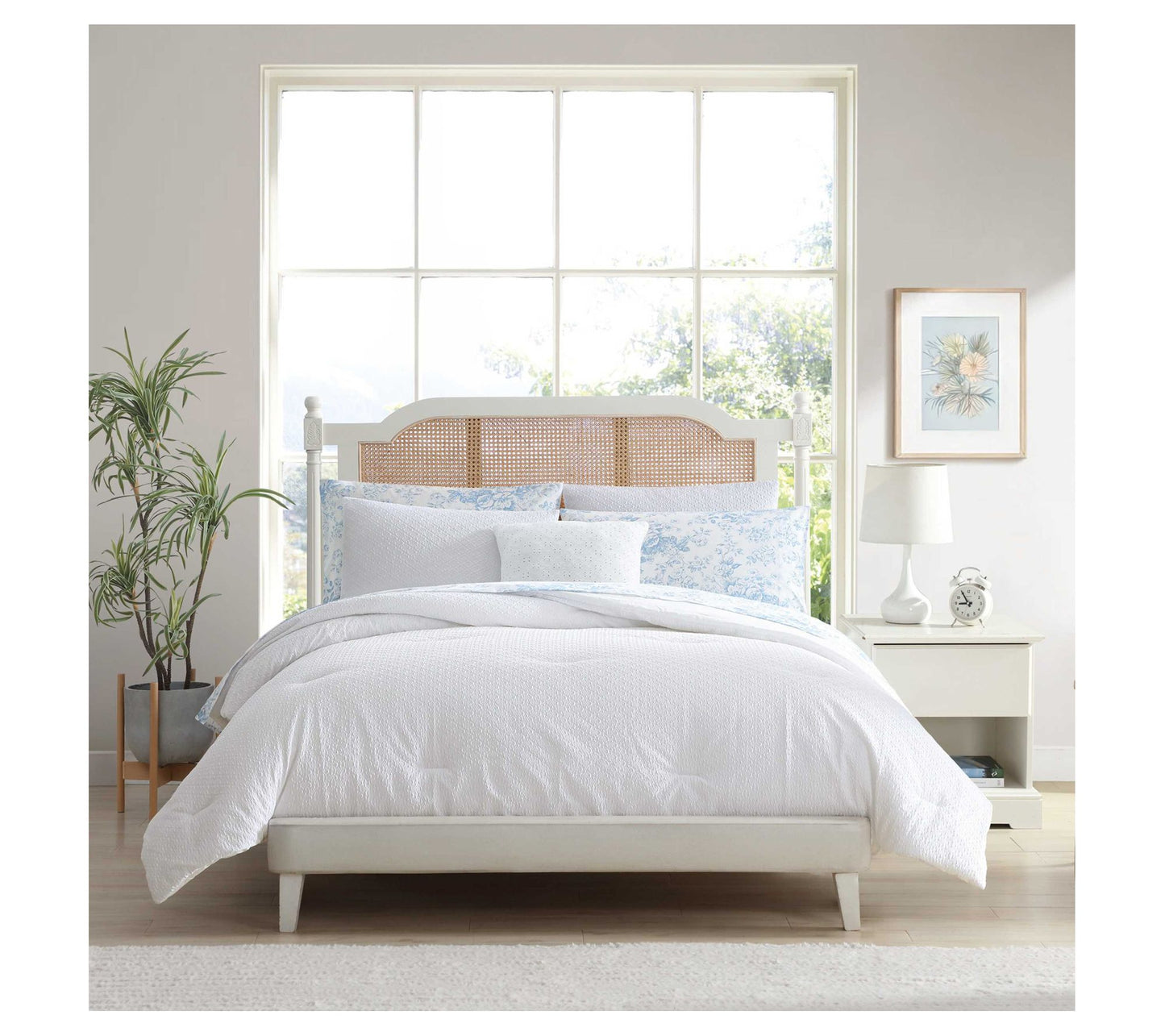 Laura Ashley Margaret White Queen Comforter Bed in a Bag Set