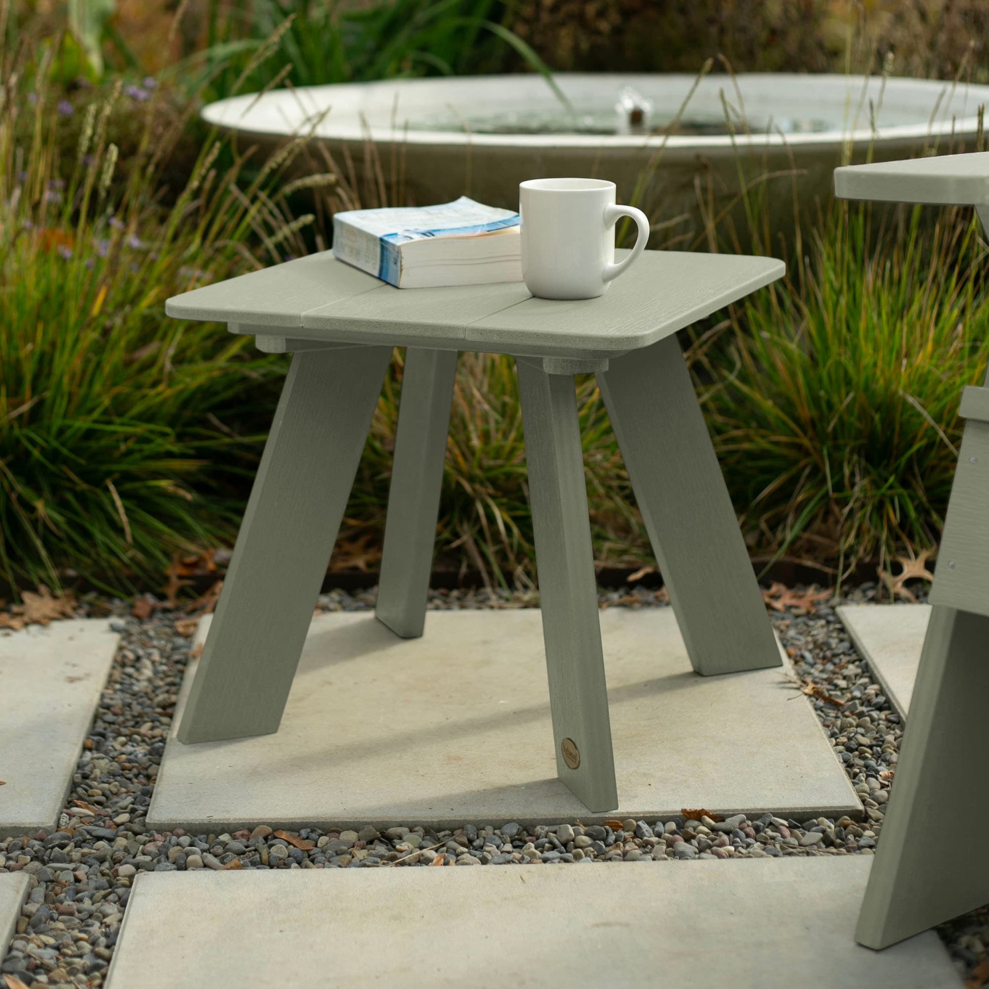 highwood Italica Modern Square Outdoor End Table 17.7-in W x 17.7-in L