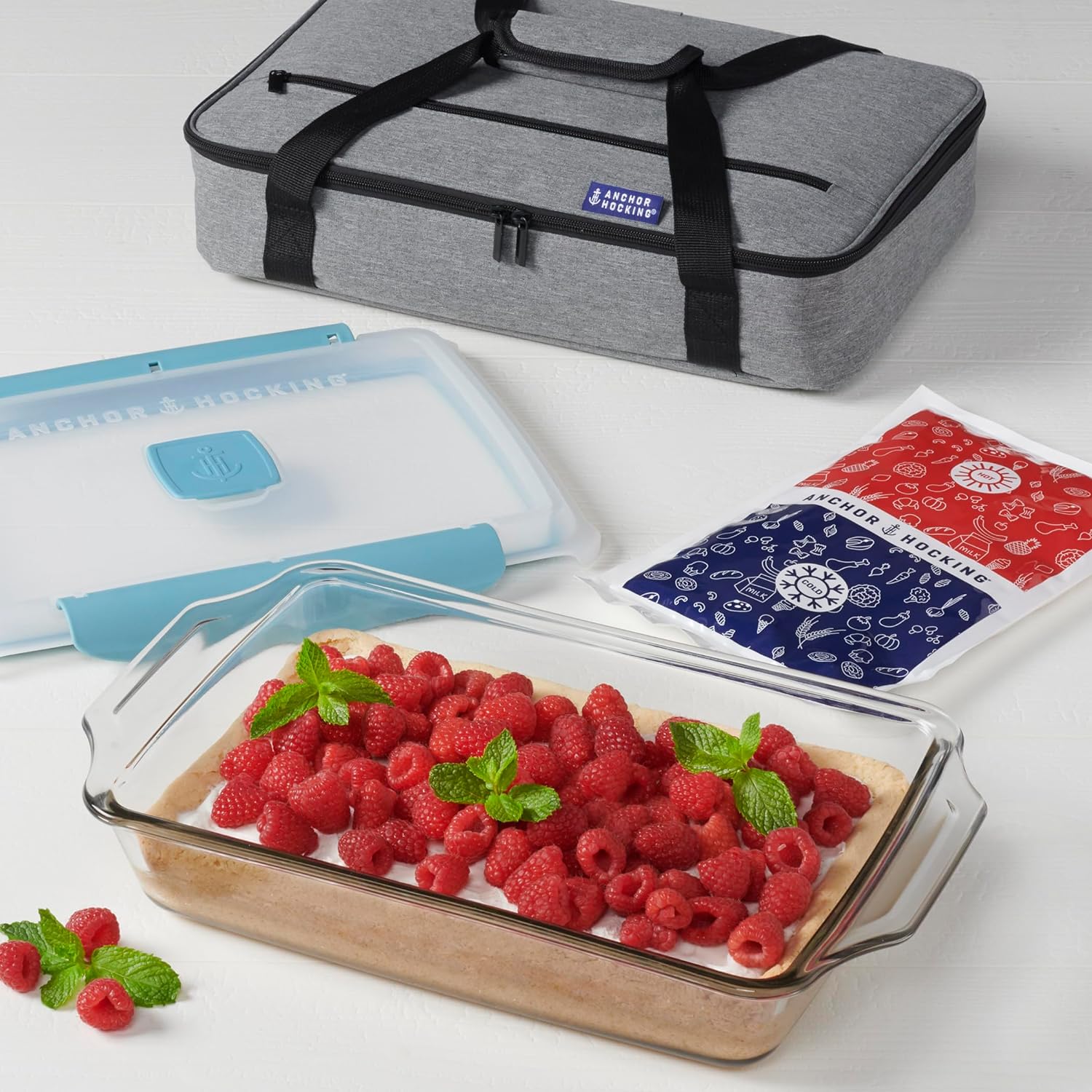 Anchor Hocking 3 Quart Glass Baking Dish with Lid, Insulated Carrier & Hot\/Cold Pack