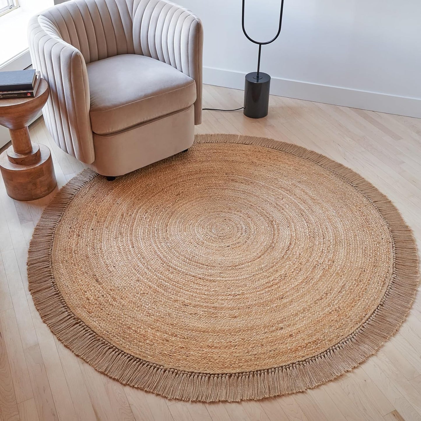 Beautiful 5x5 ft Round Jute Area Rug for Your Home - This Natural Hand Woven Rug Fits Perfectly Into Your Entry Area, Kitchen Or Living Room - Modern Braided Circle Mat Enhances Any Boho Decor