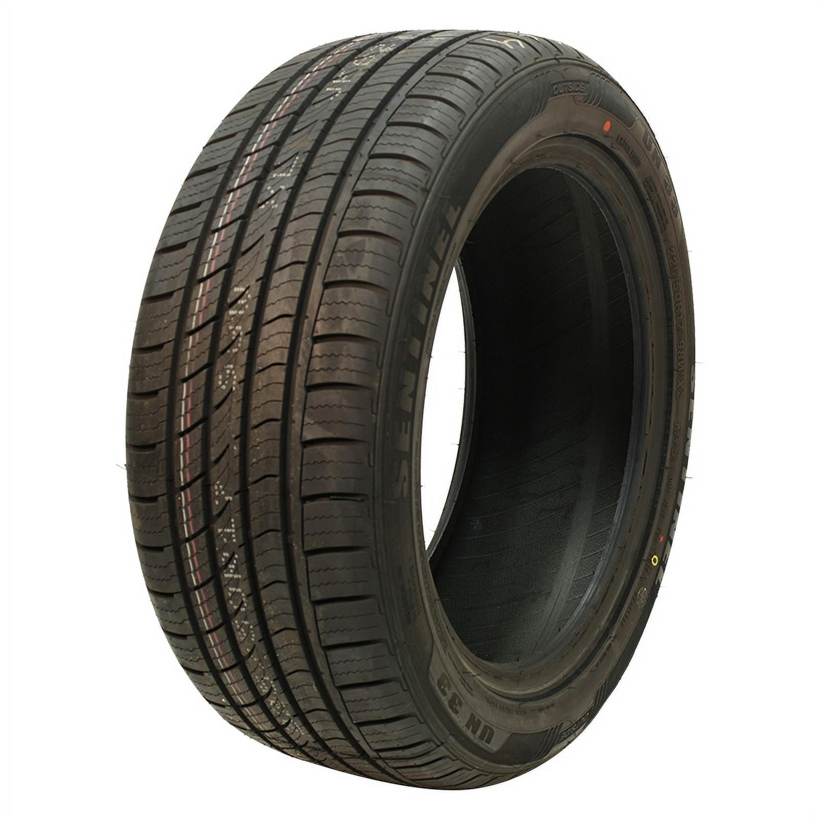 Travelstar UN33 225/40R18 92 W Tire Fits: 2014-15 Honda Civic Si, 2013 Toyota Corolla LE