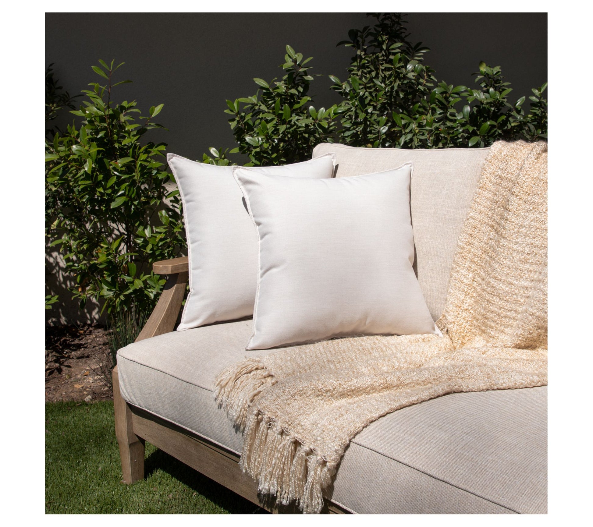 Sunbrella Indoor/Outdoor Top Stitch 20" PillowSet of 2)