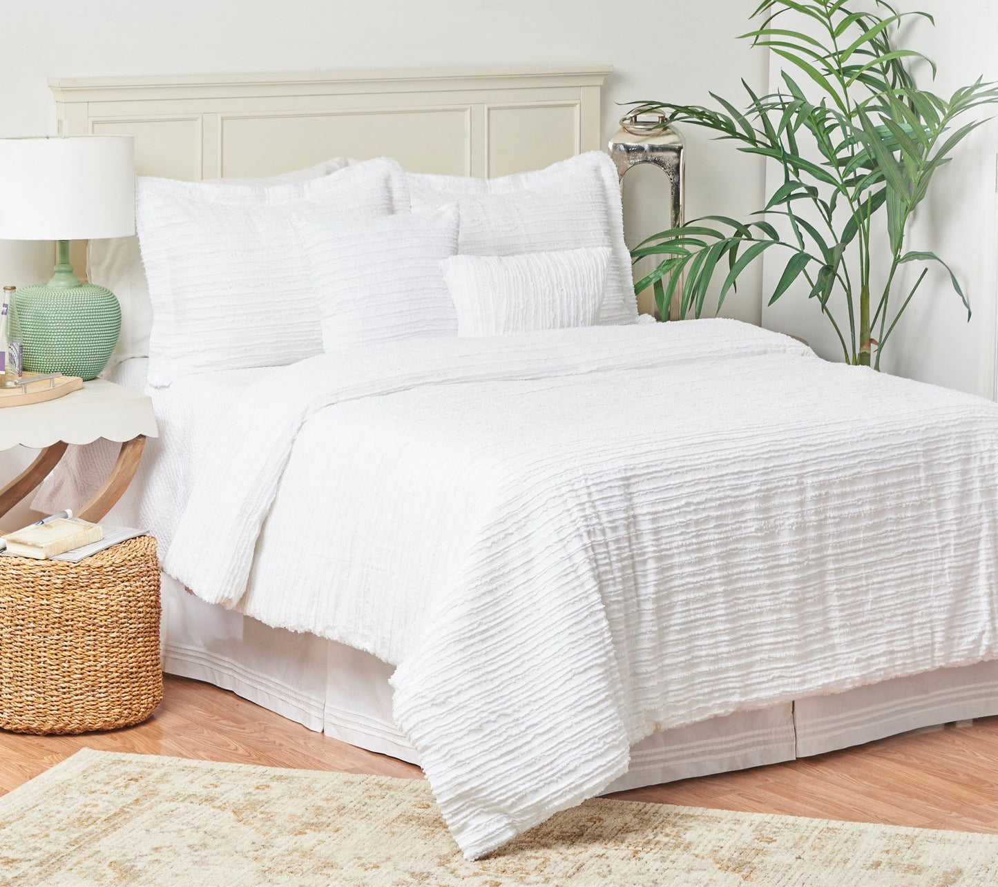 4-Piece Eyelashes White Comforter Twin Setby Valerie