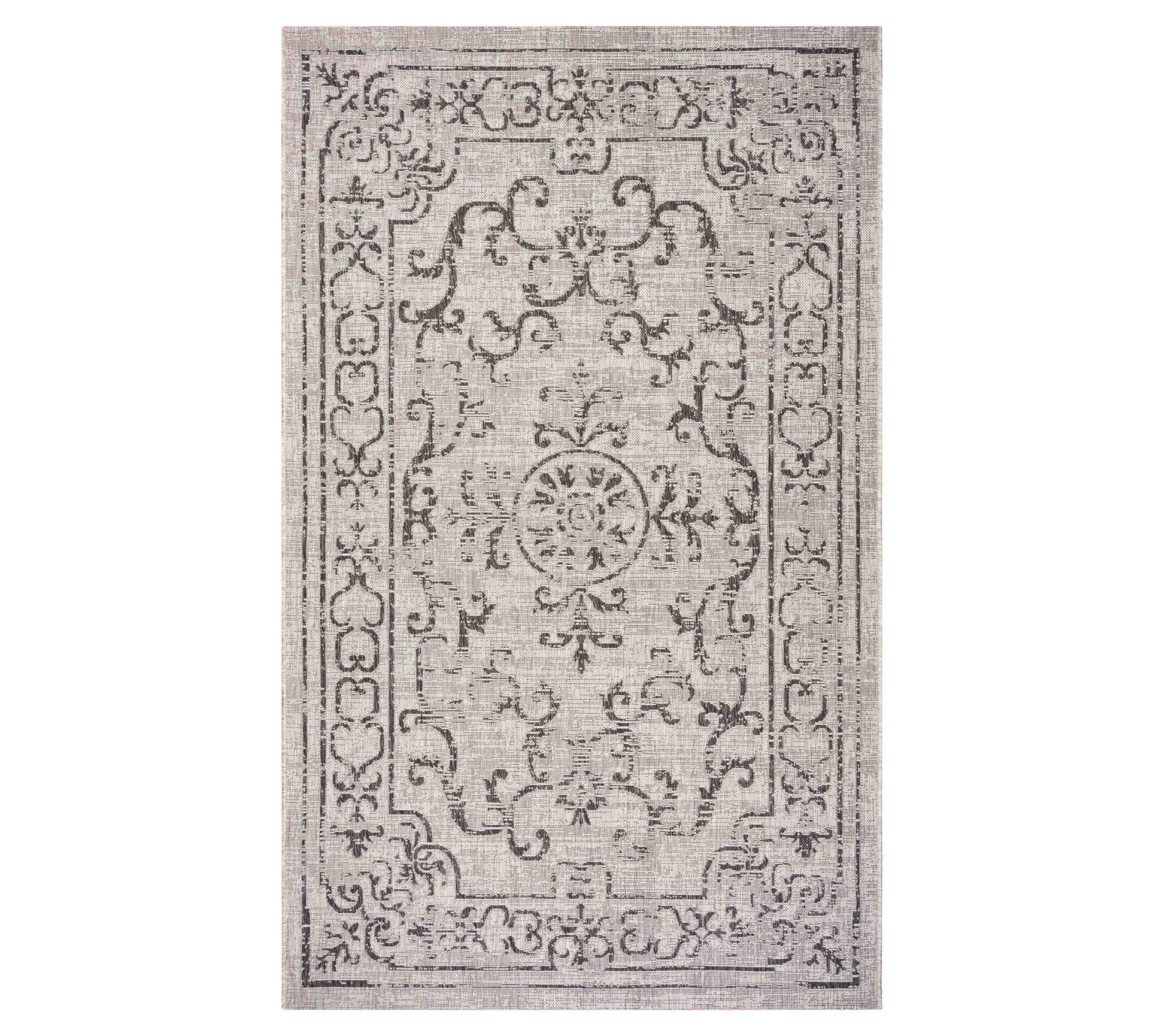 Ox Bay Distressed Medallion I/O Sun Shower Rug8' x 10'