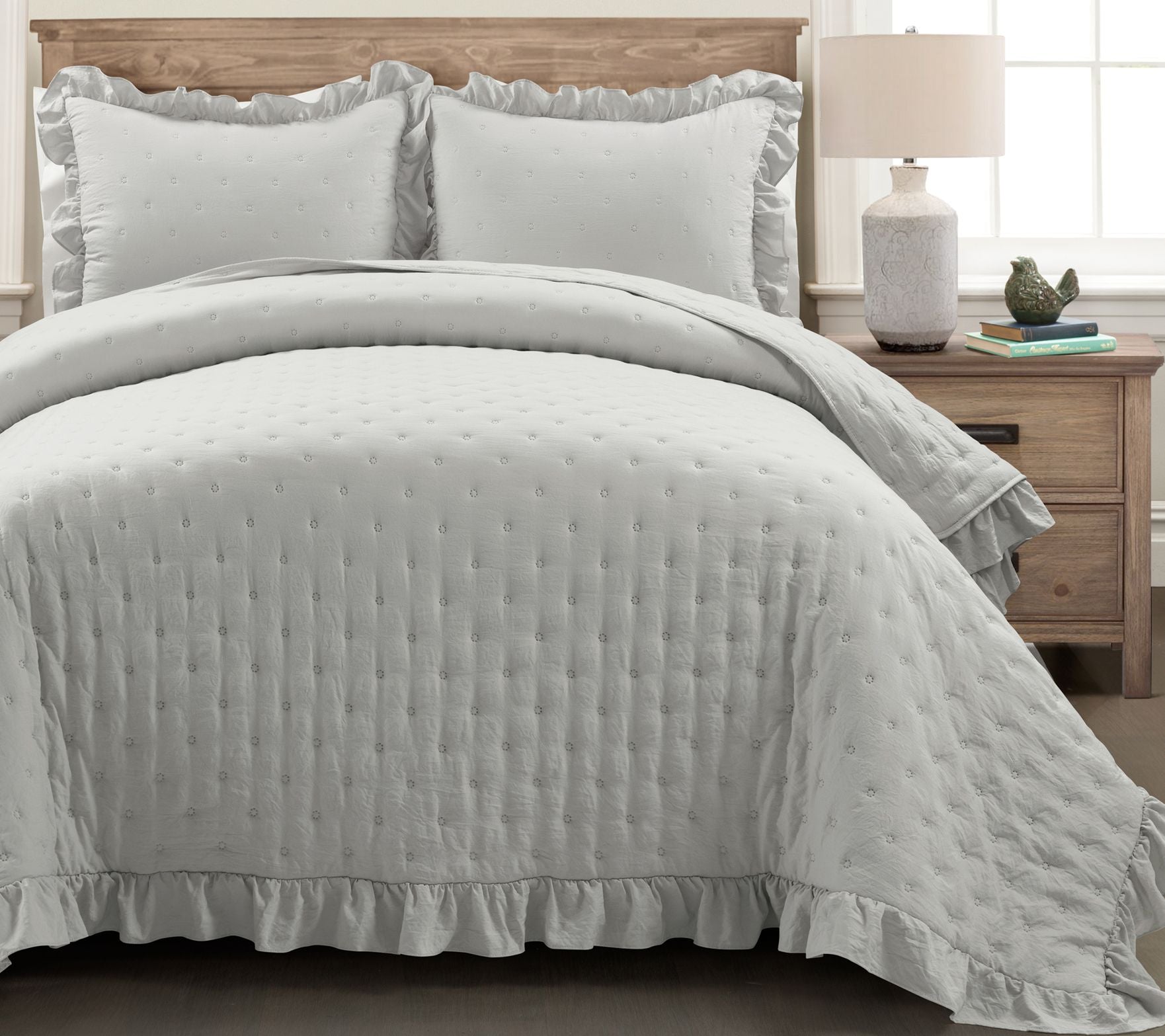 Lush Decor Reyna Ruffle Reversible Quilt 3Pc Se t King