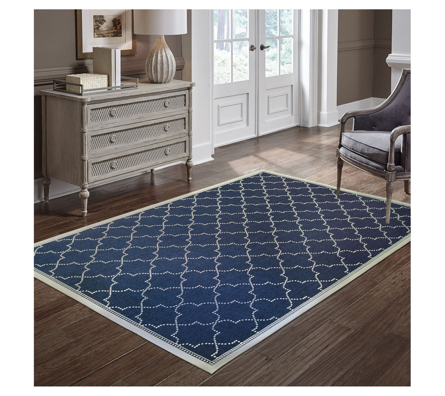 Veranda Living In/Out Navy Trefoil Geometric 5'3"x7'6" Rug