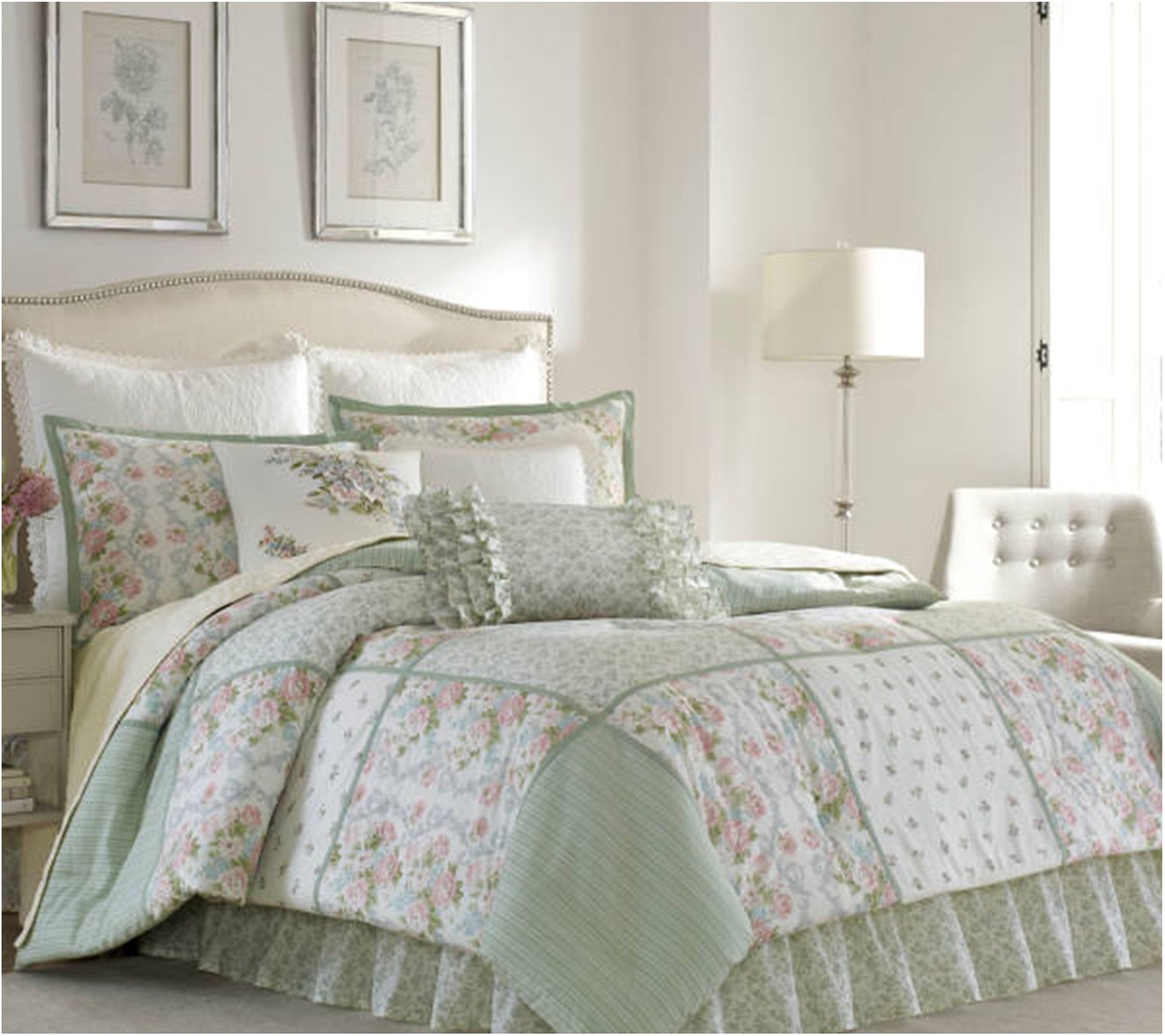 Laura Ashley Ha rper Bright Gre en King Comfort er Set