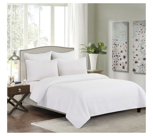 Kya White Full/Queen 3 Piece Quilt Set by Valerie