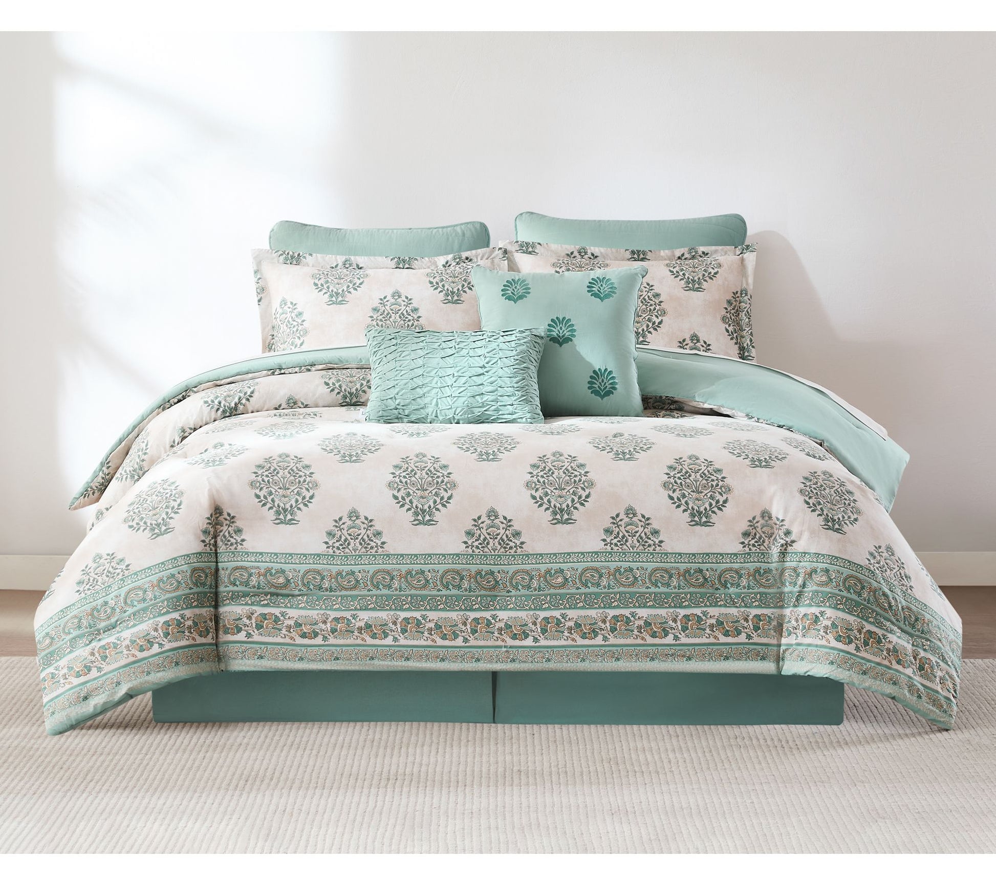 Lush Decor Sofia Flower Block Cotton Comforter8Pc Set King